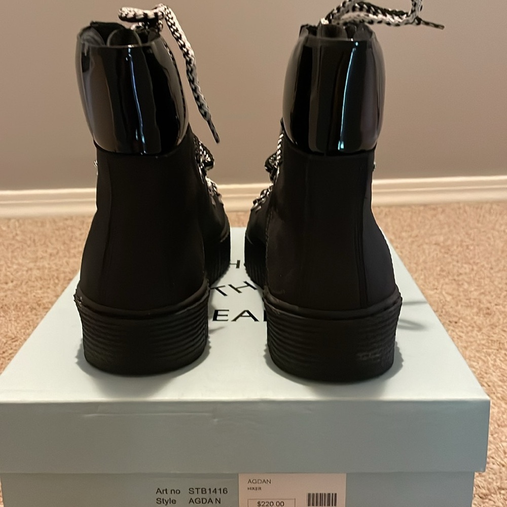 Boots - Picture 3 of 7